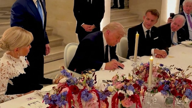 Bei einem Bankett im Schloss Versailles unterzeichnete US-Präsident Trump das ...