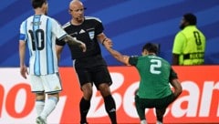 Lionel Messi sorgte nicht nur mit einem Hattrick, sondern auch mit einem Foul für Aufsehen. 