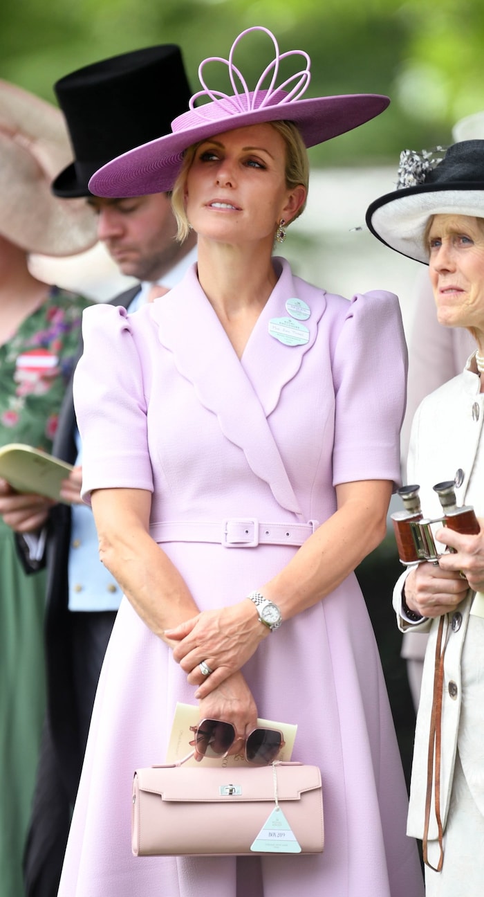 Zara Tindall muss zur normalen Ticketkasse.