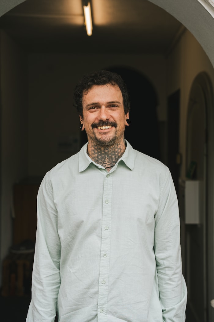 Lukas Gstrein ist der stellvertretende Leiter der Einrichtung.