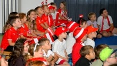 Gespannte Kinderaugen konnten den Anpfiff kaum erwarten und verfolgten das Spiel der Nationalelf ...