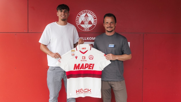 Tim Trummer(l.) wurde von Sportchef Tino Wawra zum GAK geholt