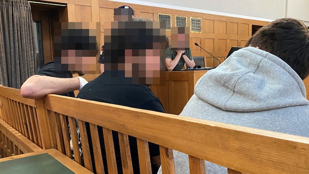 Die fünf Angeklagten haben in ihrem Leben schon einige Chancen erhalten – und sie nicht genutzt. ...