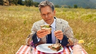 Der „Footloose“-Star schwärmt weiter von den Vorteilen von Hülsenfrüchten und nennt sich ...