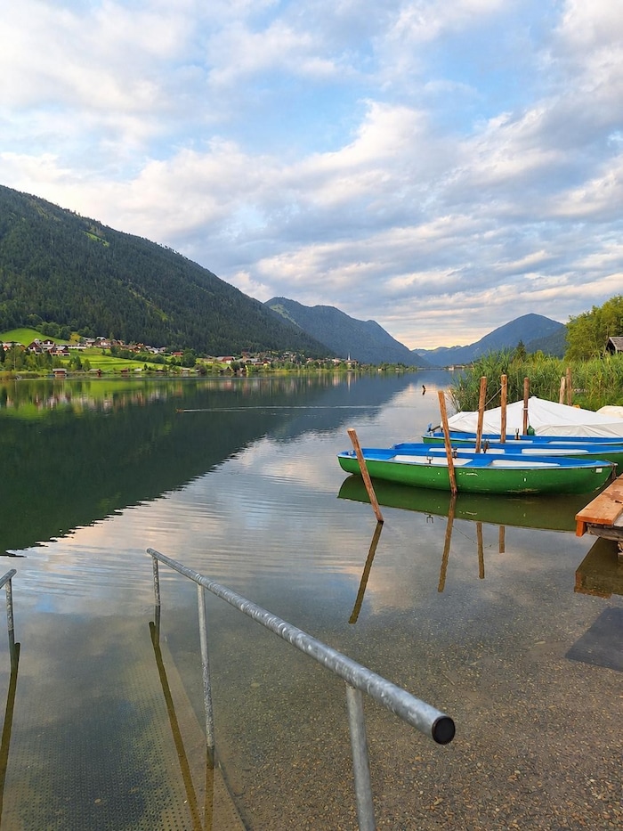 Der Weißensee ist so klar, dass teils bis zu 40 Meter in die Tiefe geblickt werden kann.