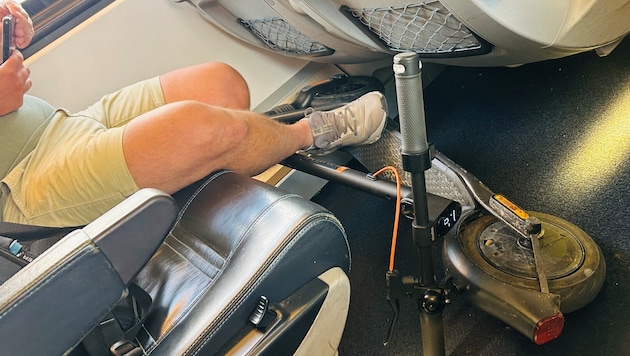 Kein Sitzplatz frei, weil übergroße E-Scooter oft mit ins Zugabteil genommen werden