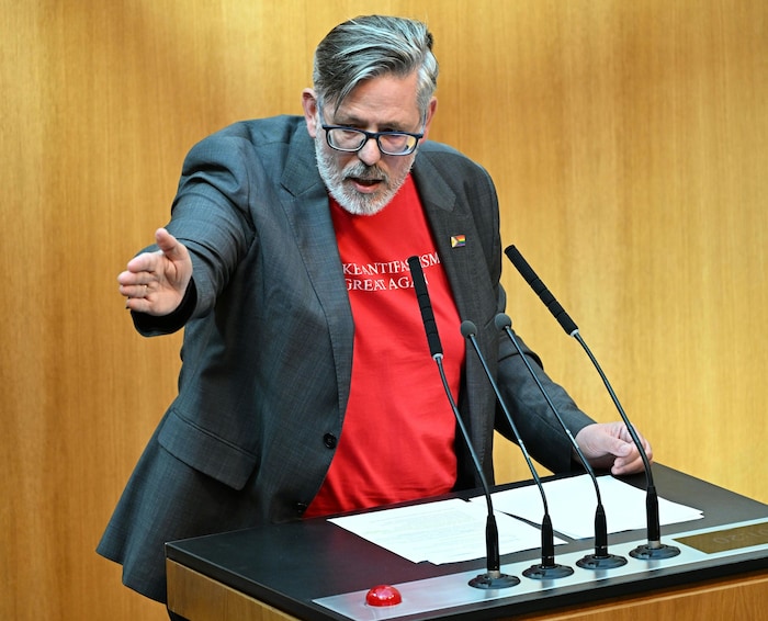 Schallmeiner (re.) kritisiert die Ministerin und warnt vor Erhöhung der Selbstbehalte.