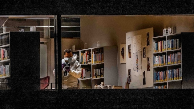 Die Ermittlungen nach der Tötung der jungen Pädagogin in der Schulbibliothek sind für Polizei ...