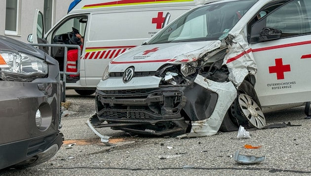 Der Lenker dieses Polos fuhr frontal gegen ein anderes Auto.