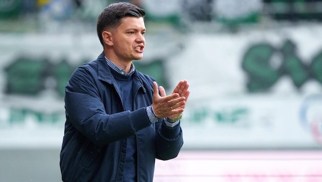 Altachs Cheftrainer Ognjen Zaric bietet am Freitag zum öffentlichen Training.