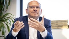 Ex-Senderchef Ferdinand Wegscheider hat laut Bundesverwaltungsgericht mit seinen Aussagen über ...