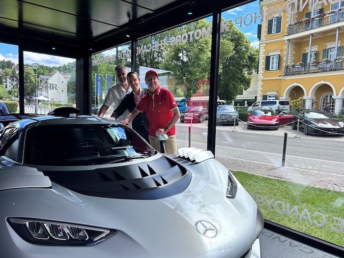 Heribert Kasper mit einem seltenen Mercedes AMG One, der 3,5 Millionen wert ist.