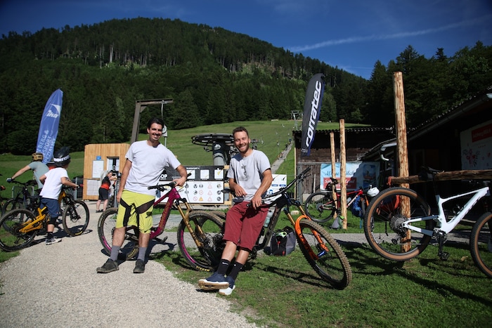 Thomas Tschebul (l.) und Manuel Gruber haben den Park gebaut.