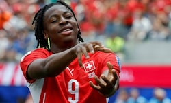 Doppeltorschütze für die Schweiz: Freiburg-Legionär Johan Manzambi