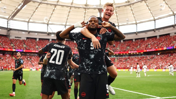 Cyle Larin kicked off Canada’s goal-scoring spree.