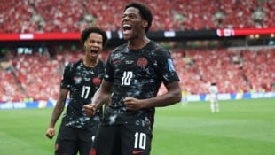 Kanada führt gegen Katar.