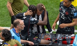 Kone wurde von Trainer Marsch umarmt. 
