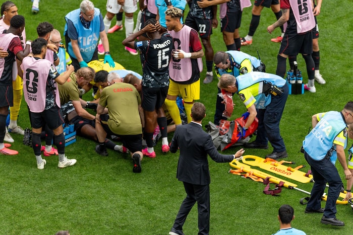 Die Spieler schirmten Kone ab.