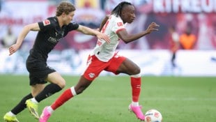 Wechselt Yan Diomande (re.) nach Madrid?