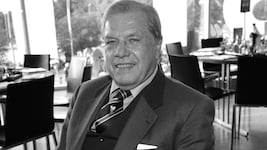 Hans Buzek ist tot.