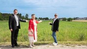 Bürgermeister Florian Pfaffelmaier, Tierschutz-Austria-Präsidentin Madeleine Petrovic und ...