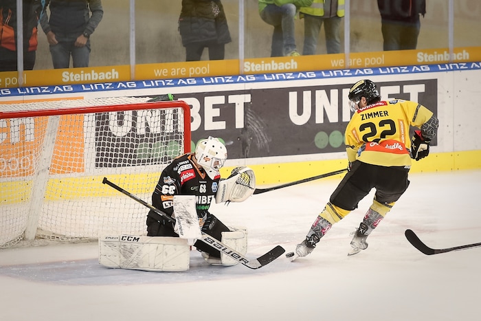 Im Oktober kam Sommer im Dress der Linzer Black Wings auch schon in der ICE Hockey League zum ...