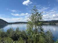Der Klopeiner See ist nicht nur warm, sondern hat auch Trinkwasserqualität.