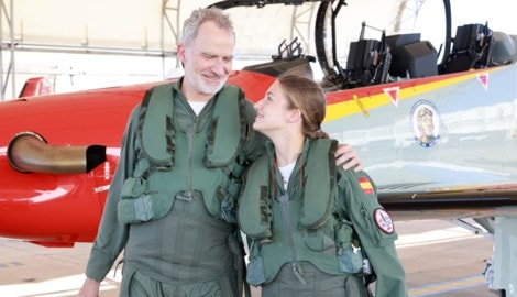Spaniens König Felipe VI. und Kronprinzessin Leonor heben gemeinsam an Bord von zwei Pilatus ...