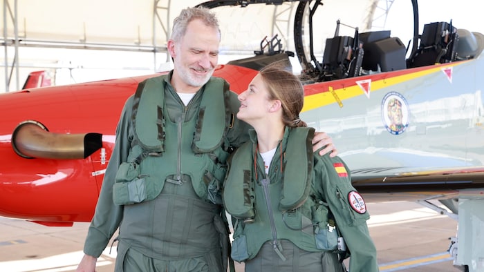 Spaniens König Felipe VI. und Kronprinzessin Leonor hoben gemeinsam an Bord von zwei Pilatus ...