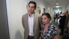 Der 41-Jährige geht gemeinsam mit seiner Frau zivil- und strafrechtlich gegen Social-Media-User ...
