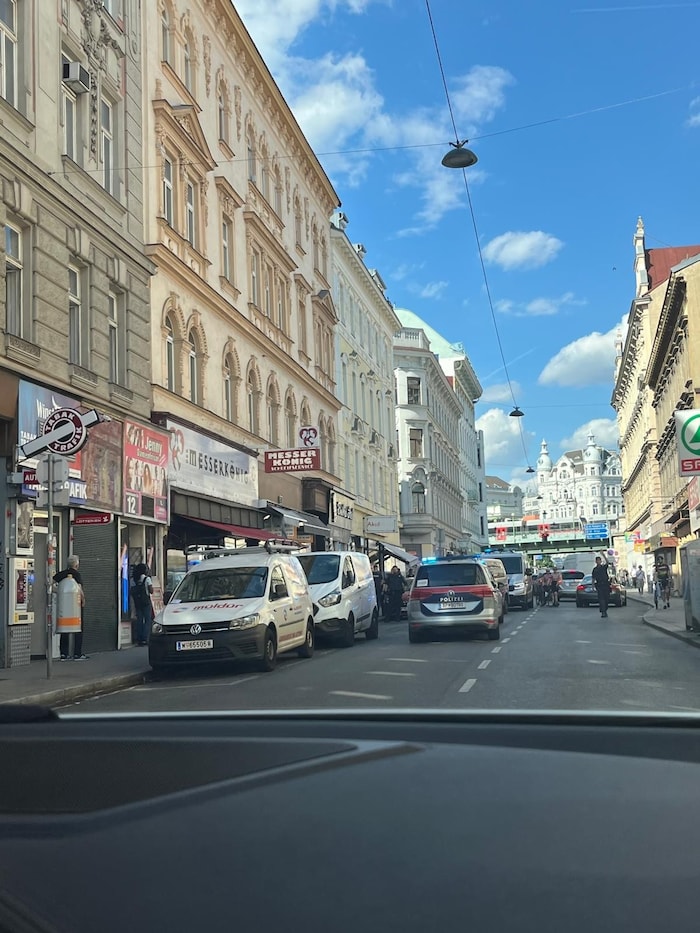 Am Mariahilfer Gürtel sorgte der Fluchtversuch des Duos für kurzzeitiges Chaos.