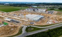 Der Bau der Serverfarm schreitet zügig voran. Die Inbetriebnahme ist im kommenden Jahr geplant.