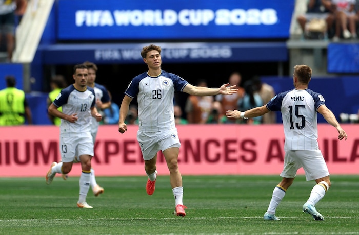 Der Bosnier Mahmic (Nr. 26) schaffte den Sprung von der Landesliga auf die große WM-Bühne