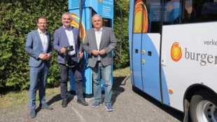 Landesrat Dorner inmitten der VBB-Geschäftsführer Jandrisevits und Werderits.
