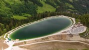 Die Wasserfläche beim Speicherteich „Almsee“ wurde fast verdreifacht – gleich anschließend (re.) ...