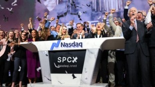 Die Nasdaq lockerte die Anforderungen, was SpaceX massiv half.