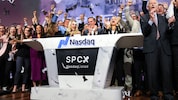 Die Nasdaq lockerte die Anforderungen, was SpaceX massiv half.