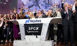 Die Nasdaq lockerte die Anforderungen, was SpaceX massiv half.