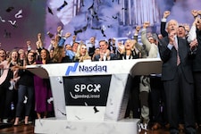 Die Nasdaq lockerte die Anforderungen, was SpaceX massiv half.
