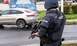 Die Fahndung nach dem Täter läuft.