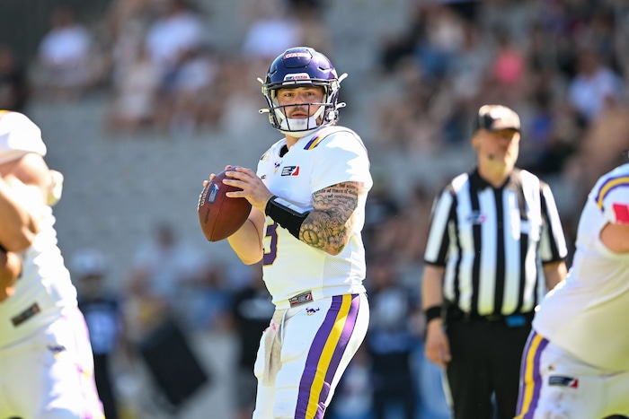 Quarterback Ben Holmes führte sein Team bisher ohne Niederlage durch die Saison.