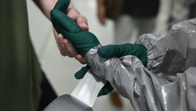 In der Klinik Favoriten wird die an Krim-Kongo-Fieber erkrankte Patientin auf einer ...