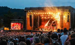 Die Schlosswiese in Moosburg verwandelt sich wieder zum Festivalgelände.