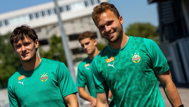 Moritz Oswald (l.) wechselt leihweise zur WSG Tirol.
