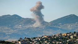 Die israelische Armee griff am Freitag Ziele im Libanon an.