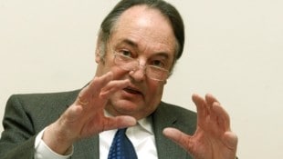Peter Schuster bei einer Podiumsdiskussion in Wien im Jahr 2009