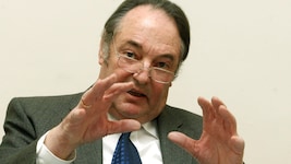 Peter Schuster bei einer Podiumsdiskussion in Wien im Jahr 2009