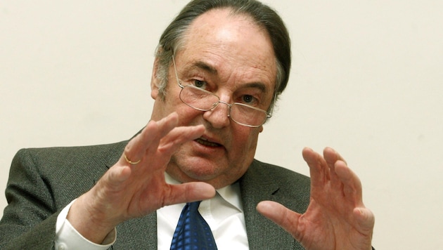 Peter Schuster bei einer Podiumsdiskussion in Wien im Jahr 2009