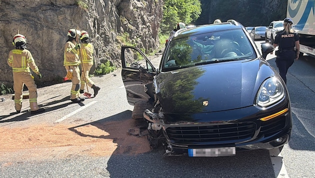 Der Luxuswagen wurde schwer beschädigt.