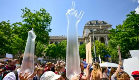 Vor wenigen Wochen wurde noch gegen die Sparmaßnahmen an den Unis demonstriert, jetzt hat die ÖH ...